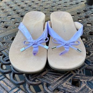 NWOT Vionic Bella II Lilac Toe Post Sandal Orthotic Arch Support sz 9 W